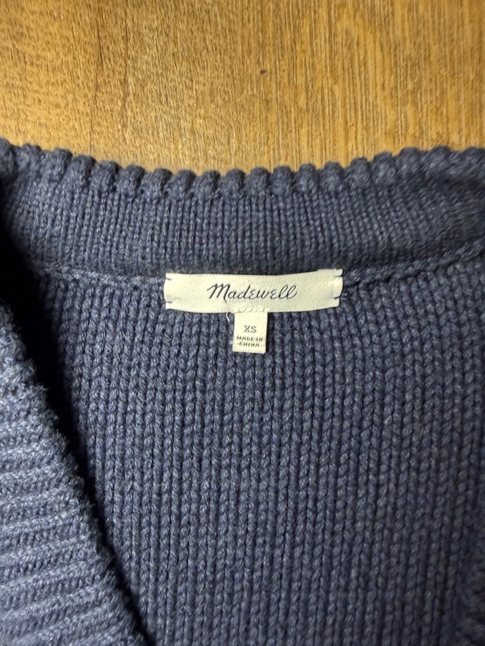 Madewell Women’s Augustus Cableknit V-Neck Navy Sweater Size X-Small - Picture 3 of 10